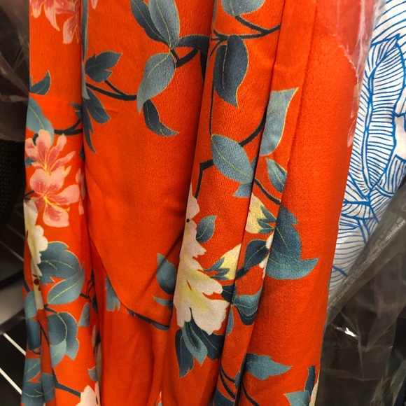 🎉HOST PICK🎉 Floral asymmetrical dress in gorgeous tangerine color - Picture 4 of 6